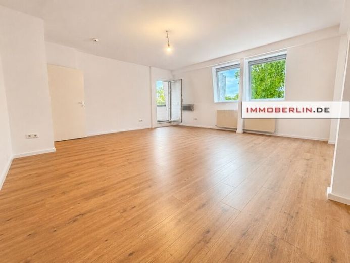 IMMOBERLIN.DE - Frisch sanierte Dachgeschosswohnung mit Sonnenterrasse in gefragter Steglitzer Lage – Foto 1