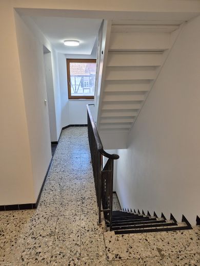 Vermiete Doppelhaushälfte mit 3,5 Zimmer – Flur OG
