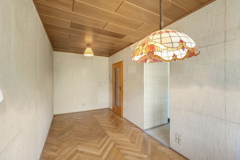 Stilvolle 3-Zimmer-Wohnung mit Fischgrätparkett, XL-Balkon & Kachelofen +++ provisionsfrei +++ – Foto 11