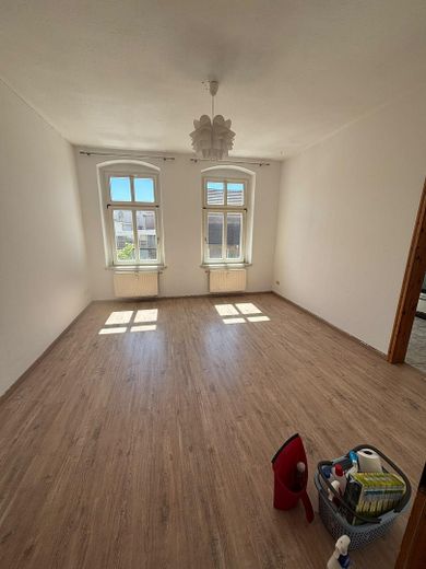 MFH mit 8 Wohnungen als solide Kapitalanlage – Wohnzimmer