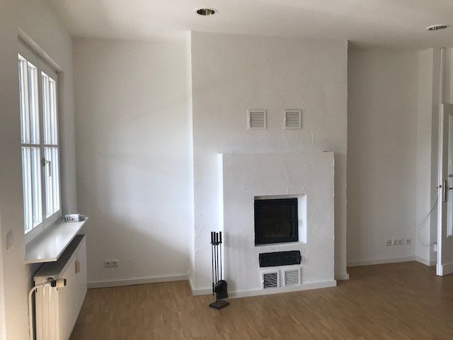 Attraktive 3-Zi.-Wohnung KDB mit Balkon zu vermieten – Kamin im WZ