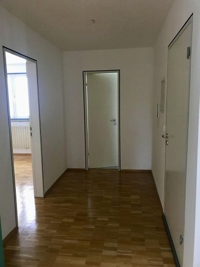 Flur / Arbeitszimmer links