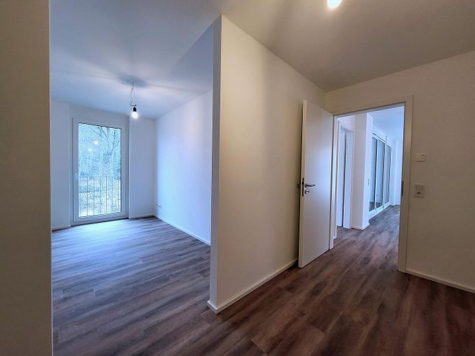 Penthouse z tarasem dachowym i widokiem w dal – nowy budynek 2023 – Schlafzimmer mit angrenzender