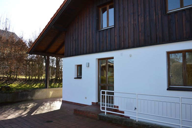 Einfamilienhaus mit 1.600 qm großem Grundstück; Privatverkauf - faires Angebot willkommen – Aussenansicht