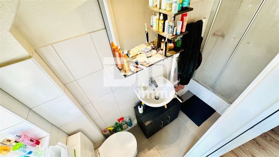 Historisches Fachwerk-Juwel mit attraktiver Rendite im Herzen von Northeim – OG2 Wohnung / Maisonette Bad / Dusche