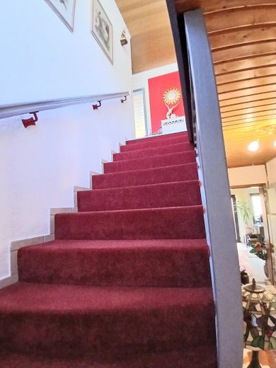 PROVISIONSFREI - Großer, charmanter  Bungalow mit Untergeschoß - keine Renovierungen, nur einziehen! – Abgang zu UG