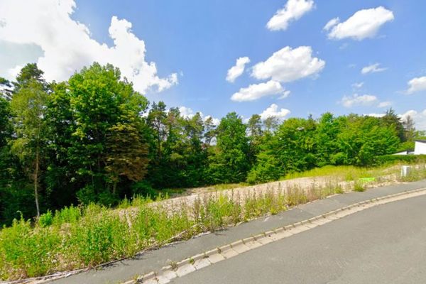 3 erschlossene Baugrundstücke mit Fernblick, Hanglage und Bauvorbescheid für Mehrfamilienhäuser