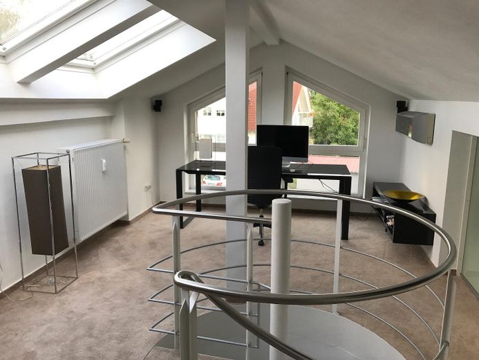 Moderne, sonnige 4-Zimmer Maisonette -Wohnung – seenah, provisonsfrei – DG