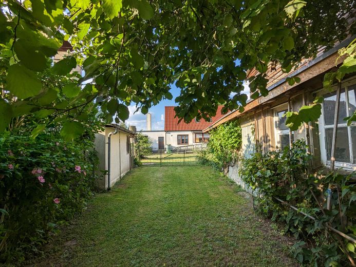 Auffahrt von der Dorfstraße 