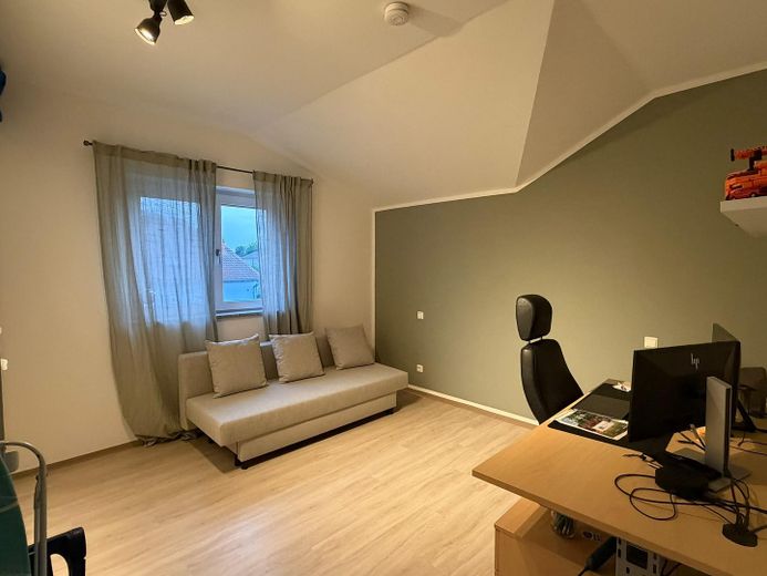 Komfortable 3-Zimmerwohnung an der Weinstraße – Raum 1