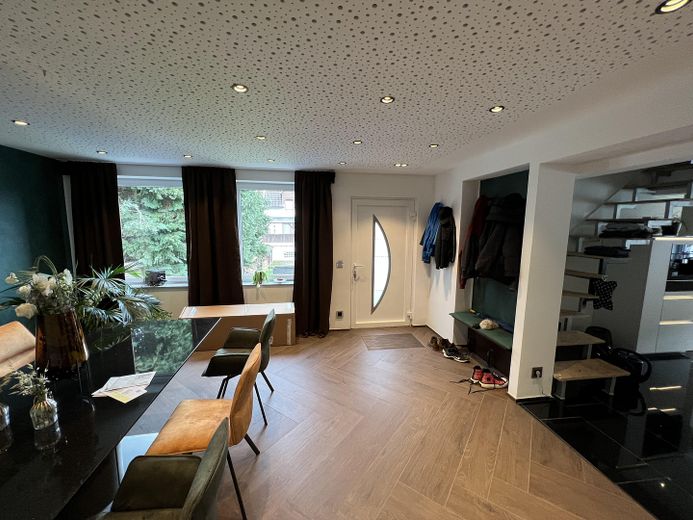 Esszimmer und Eingangsbereich