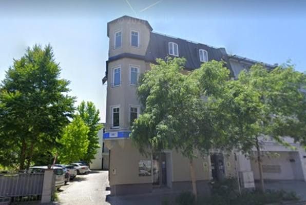 Przestronne mieszkanie 3-pokojowe, wysokiej jakości wyposażenie i kuchnia w zabudowie, centrum miasta, balkon od południa