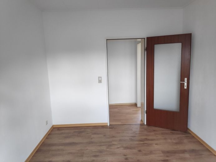 Helle 3-Zimmer-Wohnung mit Balkon und weitem Grünblick in Duisburg-Meiderich – Kind