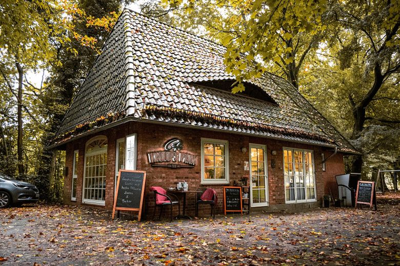 Café im idyllischen Knoops Park in Bremen-Lesum sucht Nachfolge – Café Außenansicht