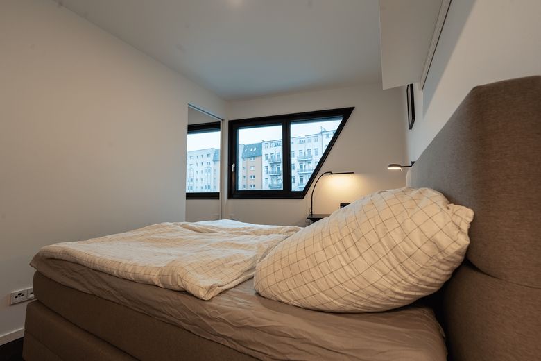 Luxuriöses Apartment an der Spree mit großer Sonnen-Dachterrasse – Schlafzimmer (offen)