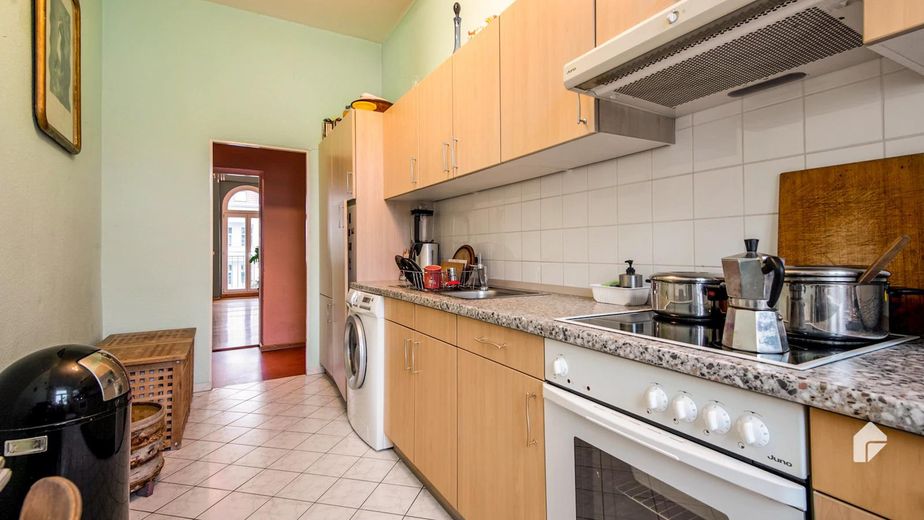Provisionsfrei: 111 m² Altbau-Kapitalanlage mit 2 Südbalkonen, Helmholtz-Kiez Prenzlauer Berg – Küche 02