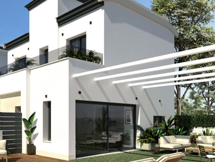 Modern semi-detached houses with 3 bedrooms, 3 bathrooms and a communal pool – Photo 1