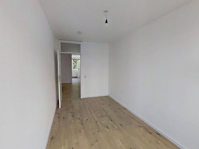 Hell und geräumig: 3-Zimmer-Wohnung. mit Balkon und Wannenbad in fußläufiger Nähe zur Innenstadt – Ansicht II: Schlafzimmer II
