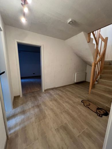 Traumhaftes Haus sucht liebevolle Familie mit Kindern – Flur UG