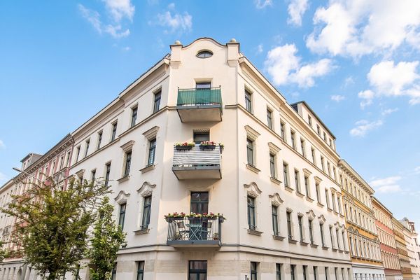 Stötteritz'te yeni yenilenmiş: Geniş açık mutfaklı 2 oda ve yeşile bakan balkon
