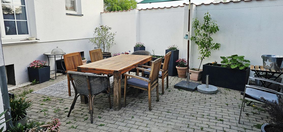Tu sueño de tener un caballo en casa se hace realidad – Sitzecke vor der Küche