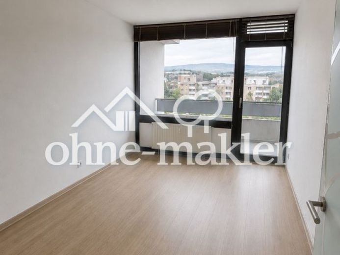 Luminoso appartamento duplex di 3 locali recentemente ristrutturato con balcone a Mainz-Finthen – Foto 1