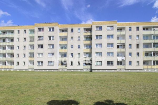 Disponibile da 11/2026 per uso personale o nuova locazione: appartamento di 2 locali con balcone a Parchim