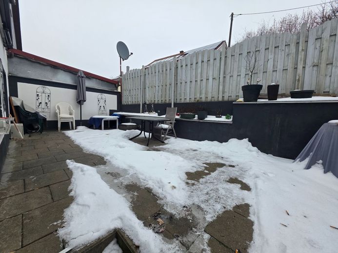 Attraktives Angebot: 4-Zimmer-Haus mit Terrasse - Neumarkt-St. Veit – Grundstück