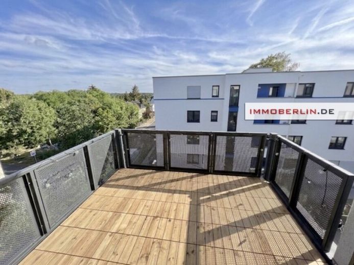 IMMOBERLIN.DE - Helle Wohnung mit Südwestbalkon & Pkw-Stellplatz in behaglicher Lage – Foto 1