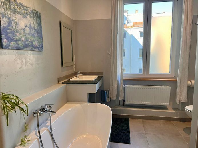Badezimmer, Wanne + Dusche