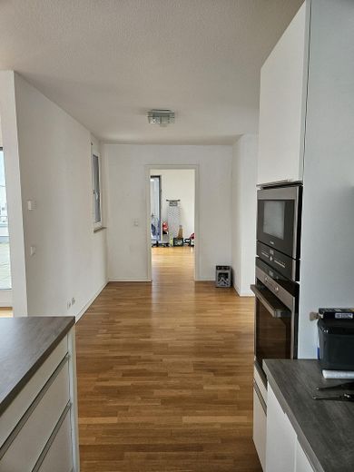 Dream 2-Room Apartment with Large Roof Terrace & Skyline Views | Modern Kitchen | Excellent Transport Links – Photo 5