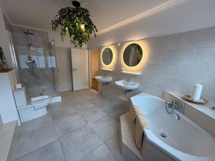 Badezimmer große Wohnung