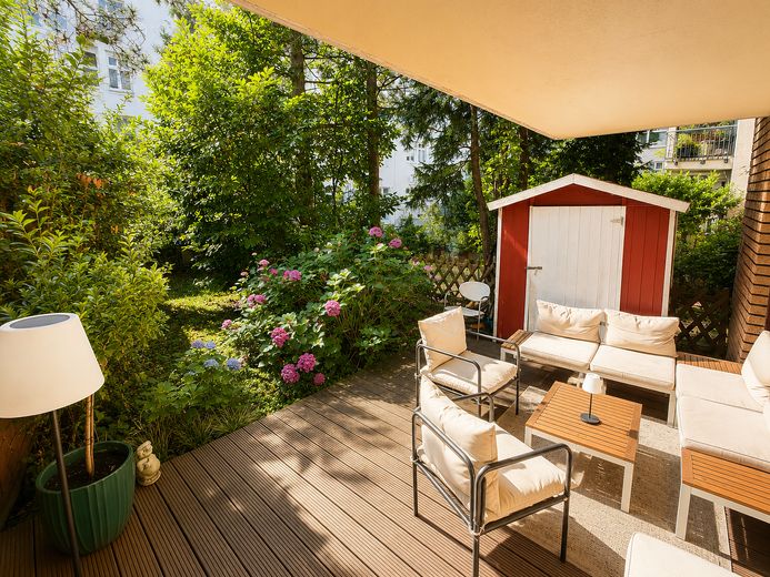 Zentrale & ruhige Wohnung mit Garten mitten in Hamburg – Terasse