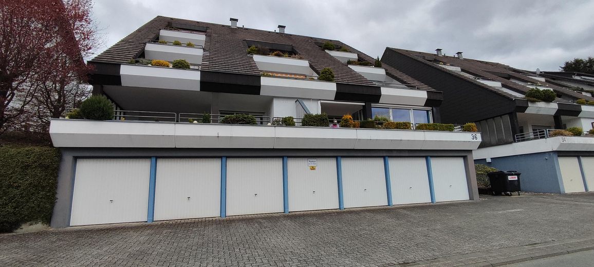Hausansicht/Garage u. Stellpl.