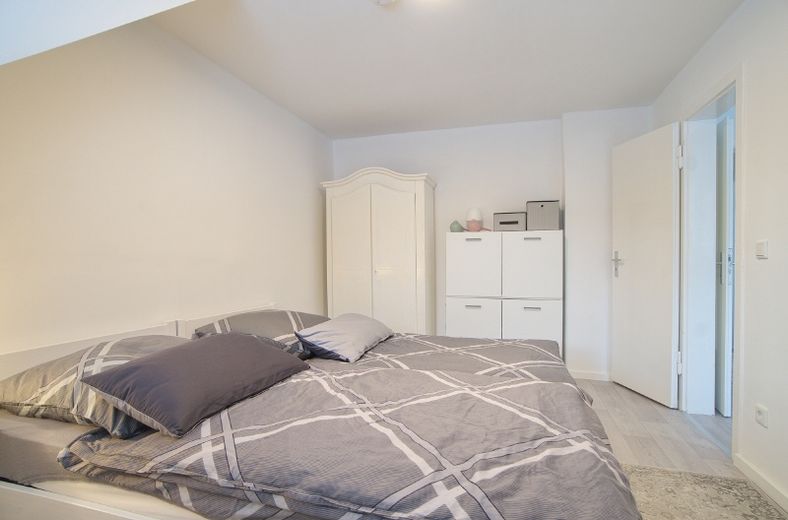 Erstbezug: Neu renovierte und ansprechend eingerichtete Wohnung in ruhiger, zentraler Wohnlage, Internetzugang vorhanden – 1dc50c2926aa84c2d83d79dd75450fb9a45e0178.jpg