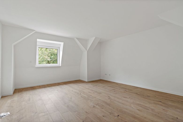 Kernsanierte 2-Raumwohnung direkt am Rosarium!
Fahrstuhl, Balkon und Fußbodenheizung!!!! – Schlafzimmer