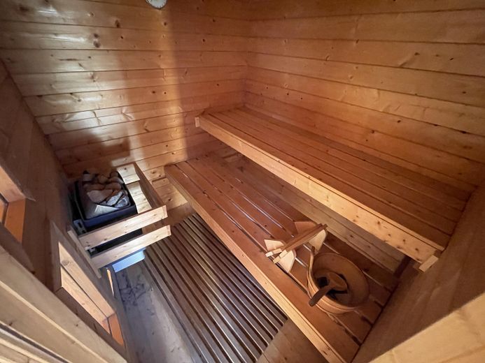 Top Gepflegtes MFH mit Rendite – Sauna