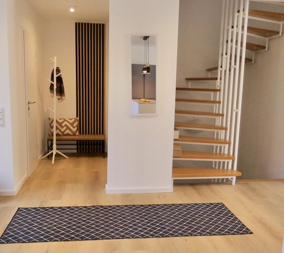 Diele u. Treppe ins OG