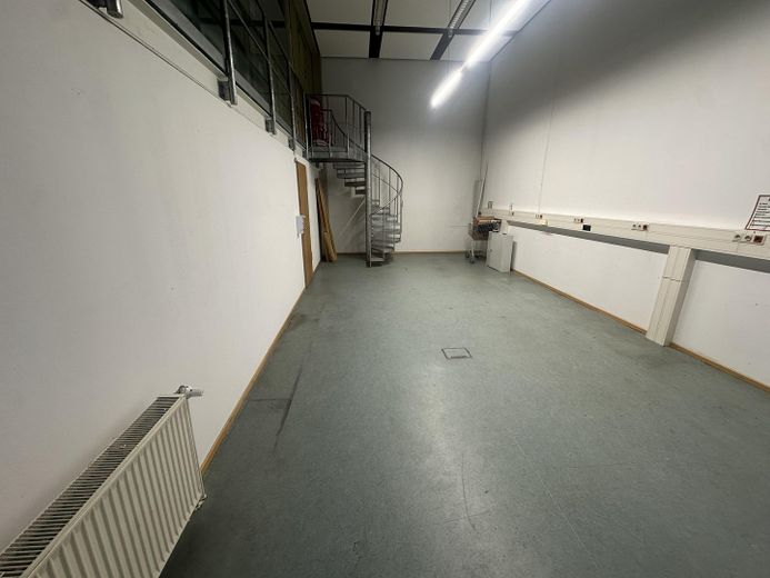 Büro + Werkstatt/Lager: 86 m² mit eigenem Eingang & 2 PKW Stellplätzen – Foto 6