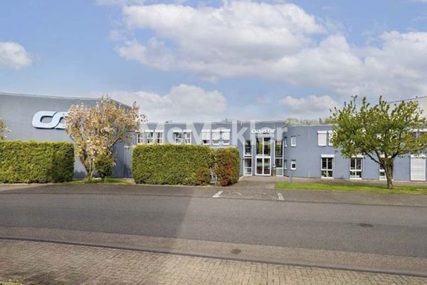 Bezugsfreies Bürogebäude + Baugrundstück für Eigennutzer oder Kapitalanleger in Köln-Ossendorf