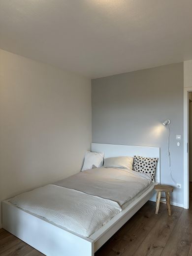 VANAF AUG 2027: Stijlvol gemeubileerd appartement | Tijdelijk wonen | Gemeubileerd wonen in Sachsenhausen – Ruhiger Schlafbereich