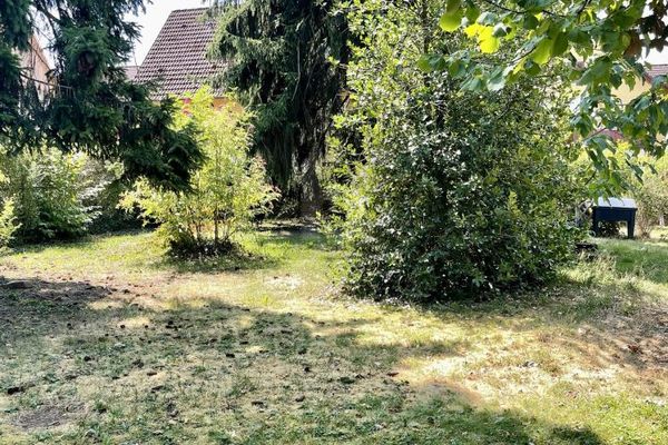 PERCEEL AAN DE BEEK
