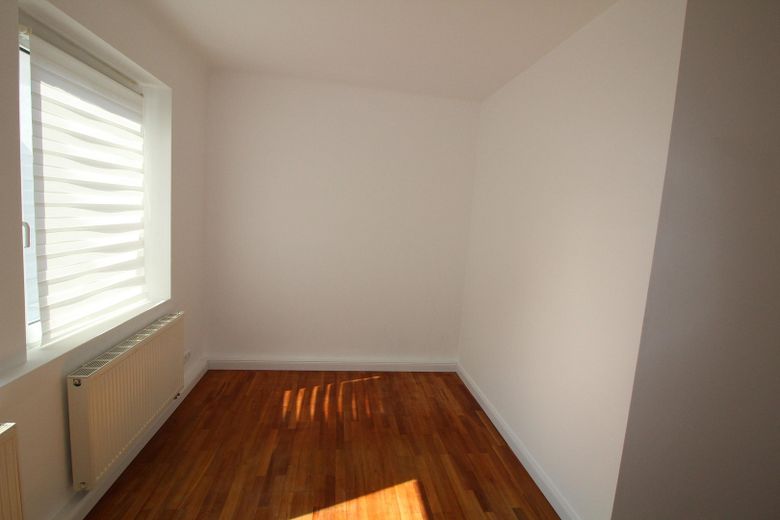 Frisch renovierte E.G Wohnung mit Balkon und Garten zur Mitnutzung – Foto 16
