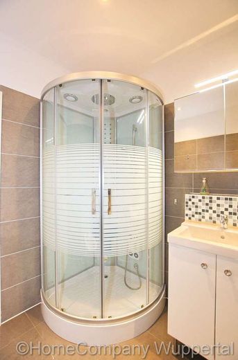 Großzügige Komfortwohnung mit Wellnessbad, Terrasse und DSL – fe22664618db00e7593bed2bd67bfde8c2feeff6.jpg