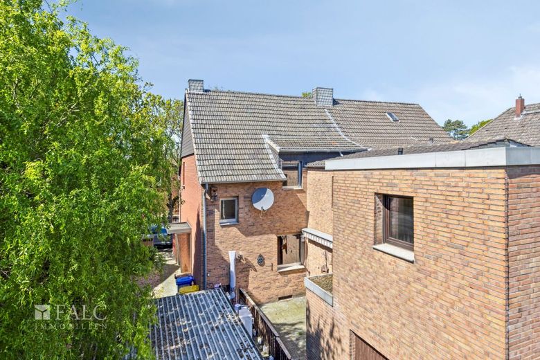 Doppelhaushälfte mit viel Potenzial in Kaarst - ideal für Handwerker &amp; kreative Köpfe – Innenansicht