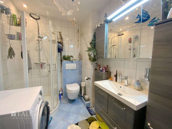Komfortable, helle Maisonette-Wohnung in guter Lage – Bad