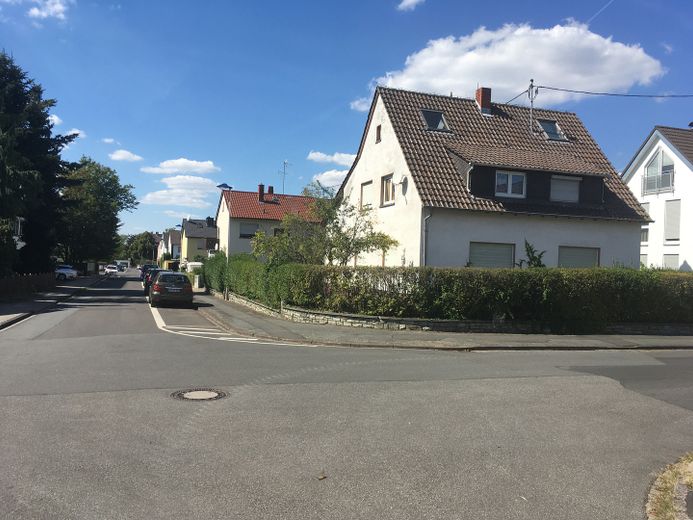 Exklusives Eckgrundstück mit hohem Entwicklungspotenzial in Egelsbach – Ecke Jahn - August-Bebel Str