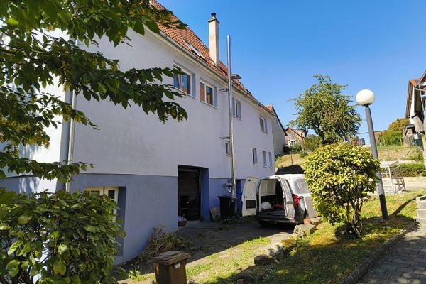 Maison à colombages multifamiliale polyvalente avec un grand potentiel à Vöhringen – Sans commission
