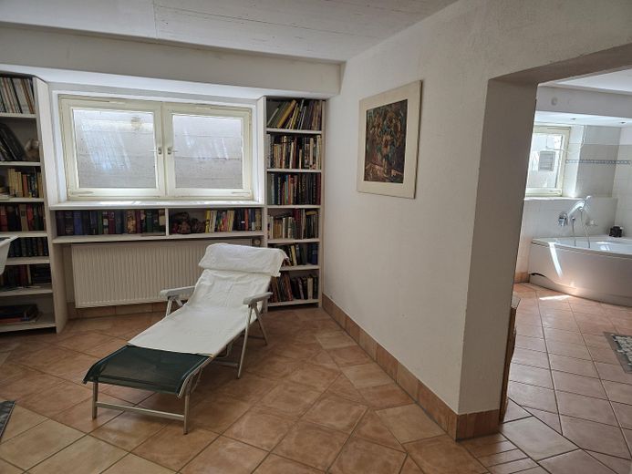 Rarität in Prien – Einfamilienhaus am Fluss Prien mit Bergblick, Wintergarten & PV – Beheizter Ruheraum im KG