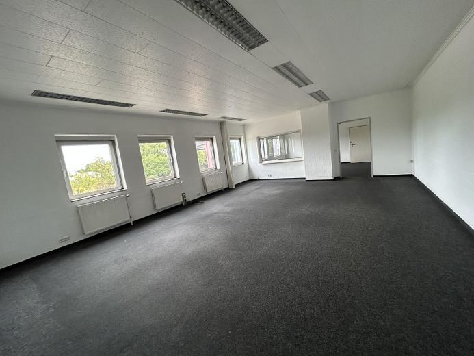 Superfici ufficio flessibili con capannone di stoccaggio e aree sociali a Gelsenkirchen-Erle – Büro 1.OG Rechts - Raum 2
